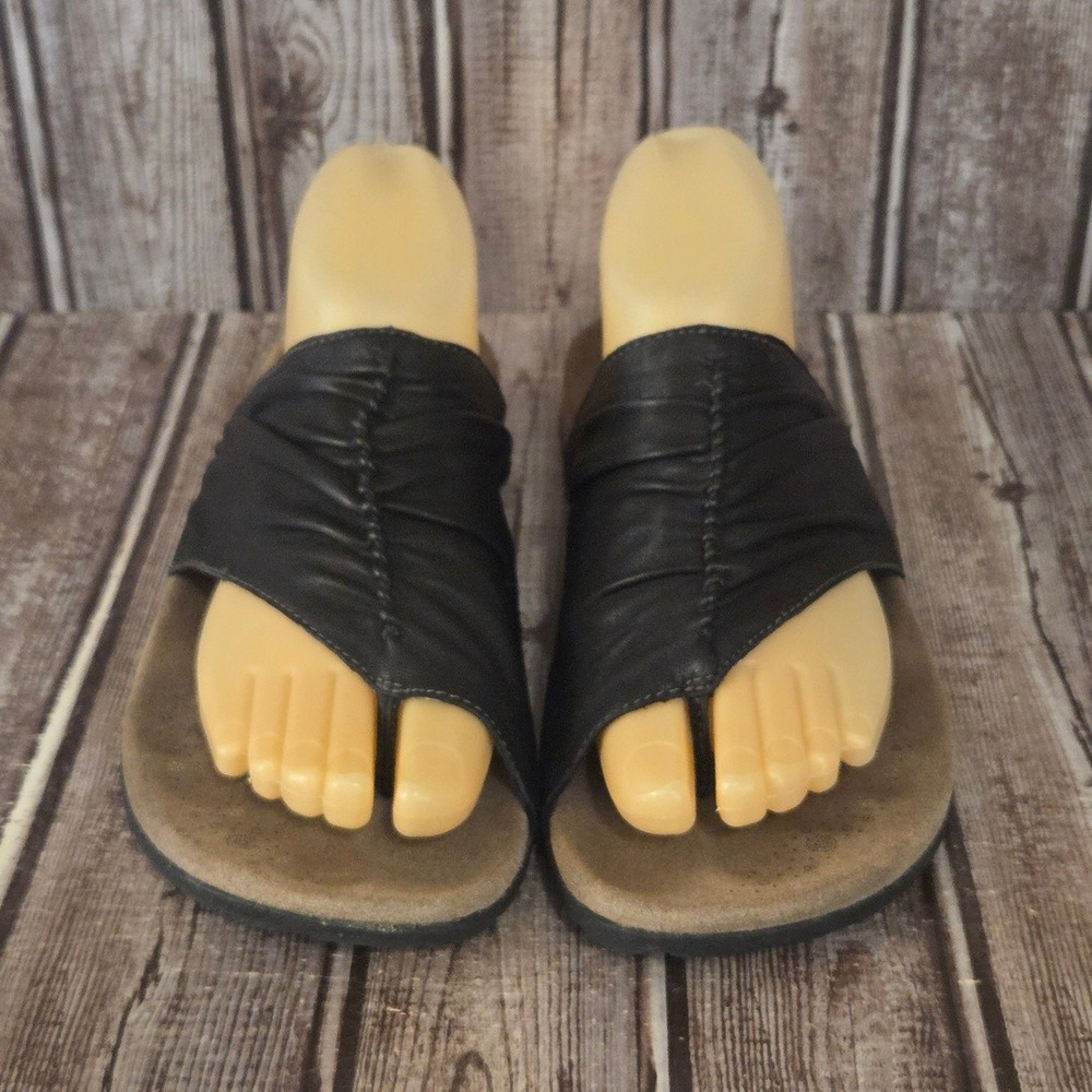 Sz 8 Womens Taos Gift Black Ruched Leather Comfort Thong Slides Sandals VGUC - Picture 2 of 6